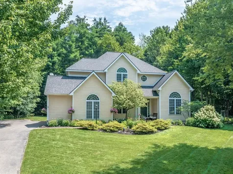 8 Lida Drive Essex VT 05452