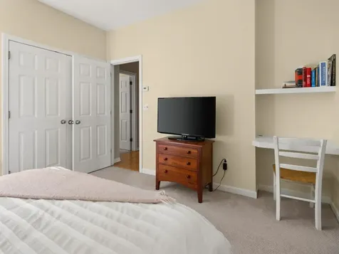 8 Lida Drive Essex VT 05452