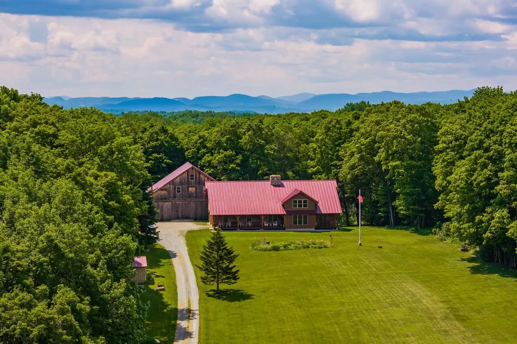817 Topsham Road Newbury VT 05051