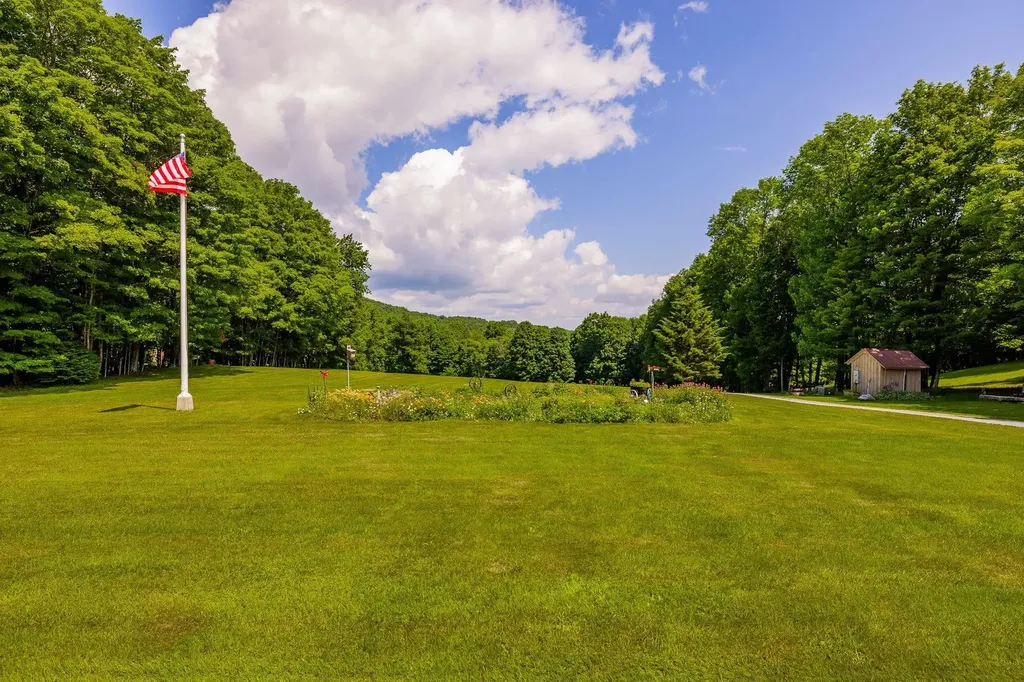 817 Topsham Road Newbury VT 05051