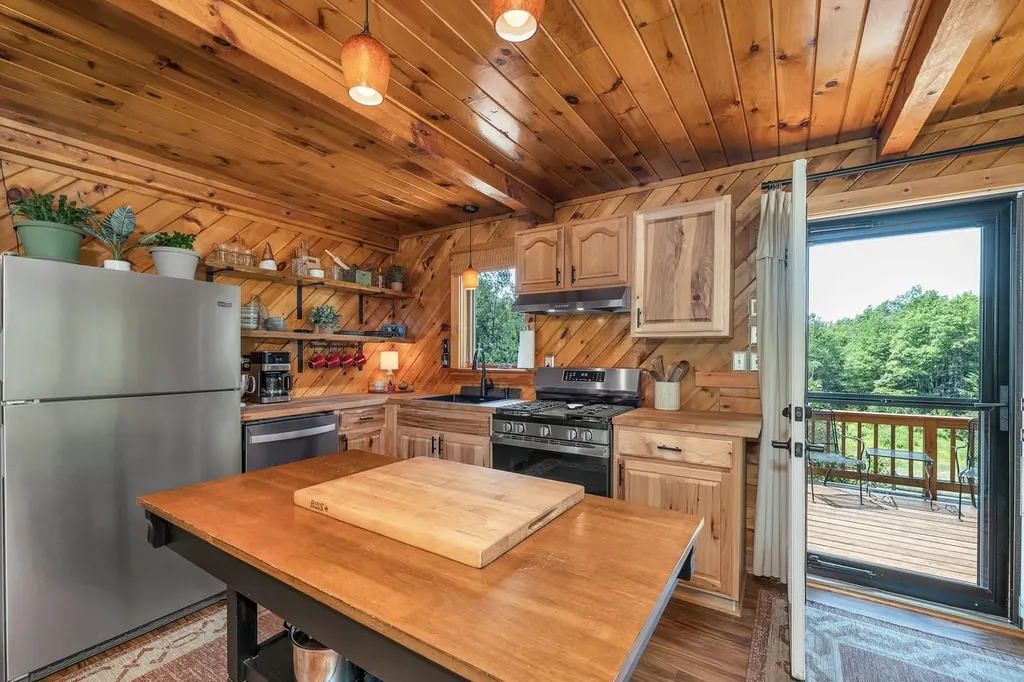 214 Middle Road Tuftonboro NH 03816