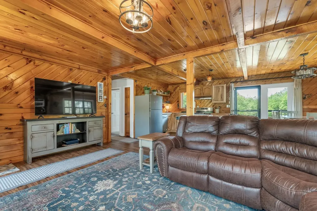214 Middle Road Tuftonboro NH 03816