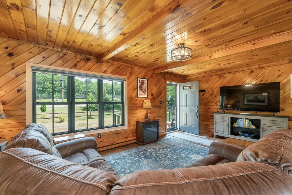 214 Middle Road Tuftonboro NH 03816