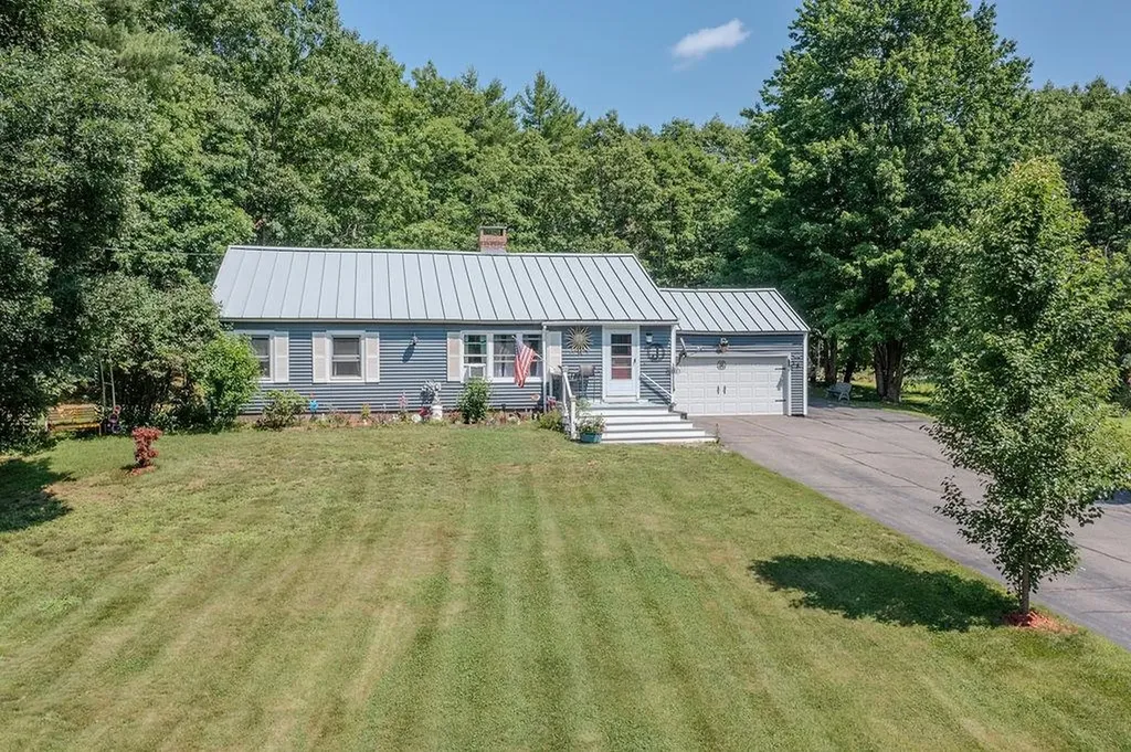 18 Lady Slipper Lane Barrington NH 03825