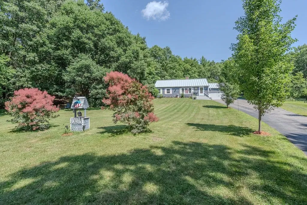 18 Lady Slipper Lane Barrington NH 03825