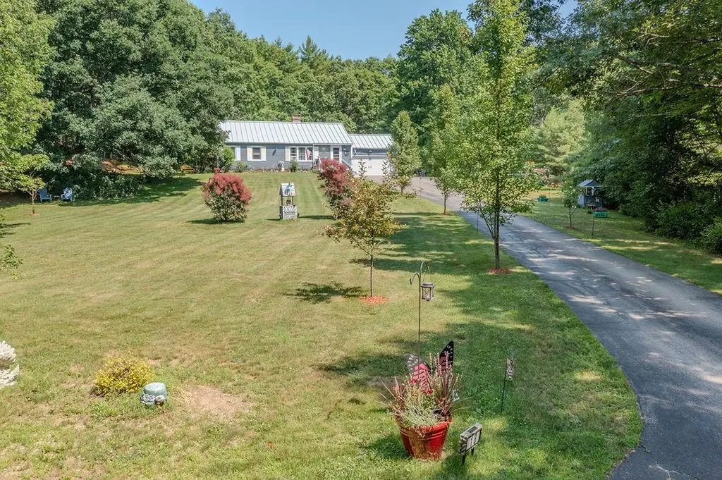 18 Lady Slipper Lane Barrington NH 03825