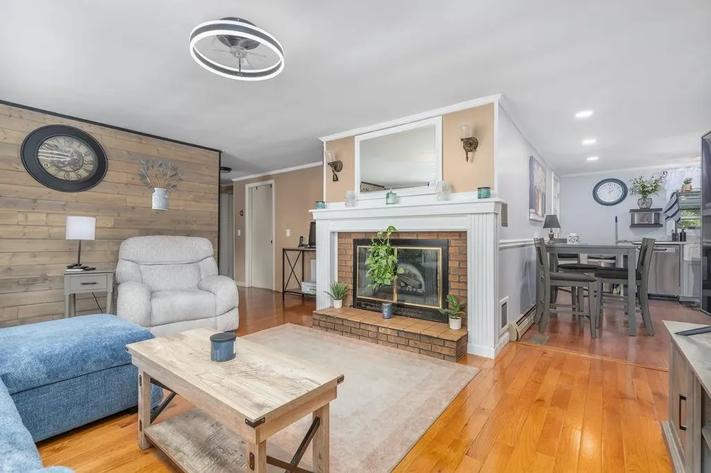 18 Lady Slipper Lane Barrington NH 03825