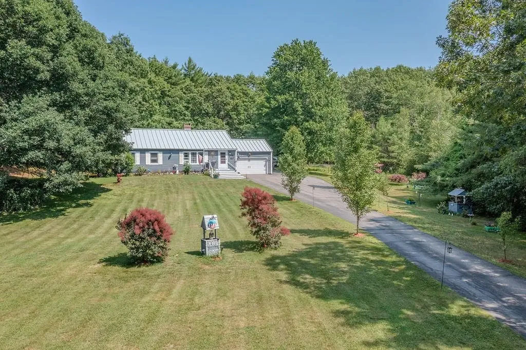 18 Lady Slipper Lane Barrington NH 03825