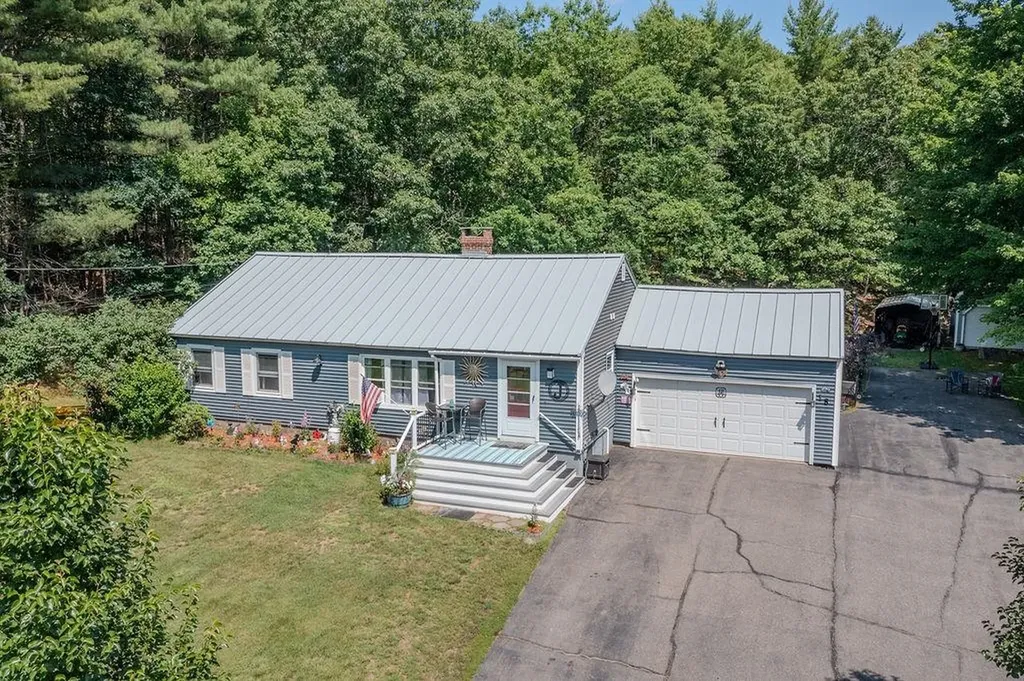 18 Lady Slipper Lane Barrington NH 03825