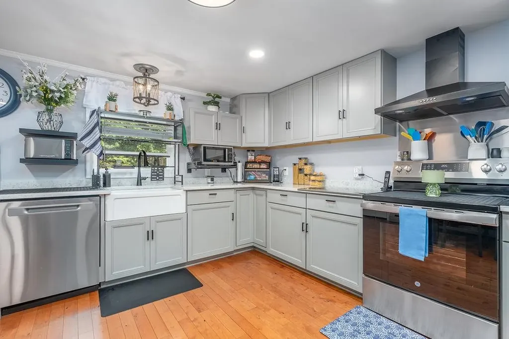 18 Lady Slipper Lane Barrington NH 03825