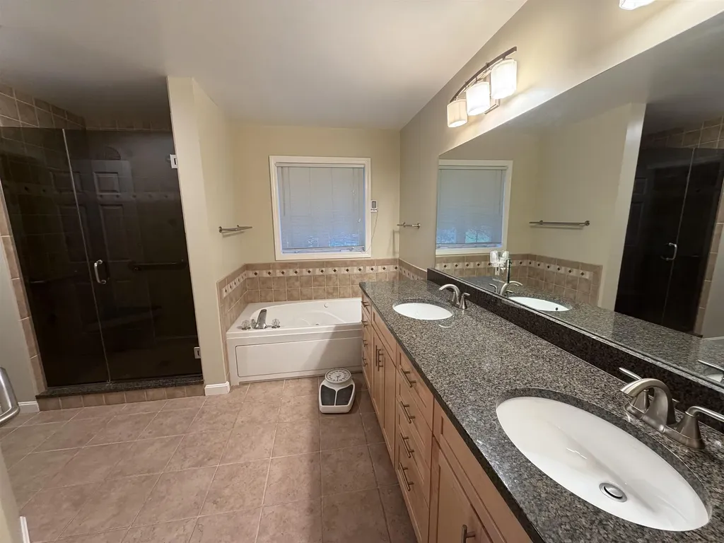 12 Twin Pond Circle Exeter NH 03833