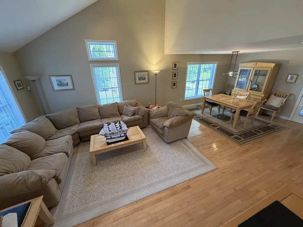12 Twin Pond Circle Exeter NH 03833