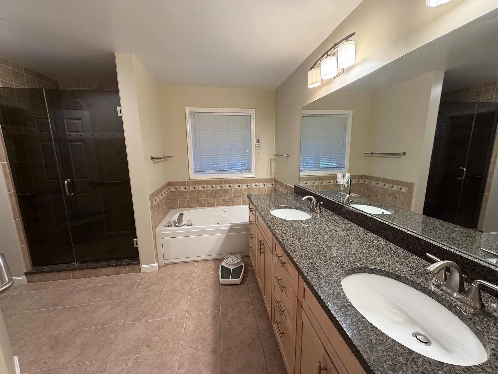 12 Twin Pond Circle Exeter NH 03833