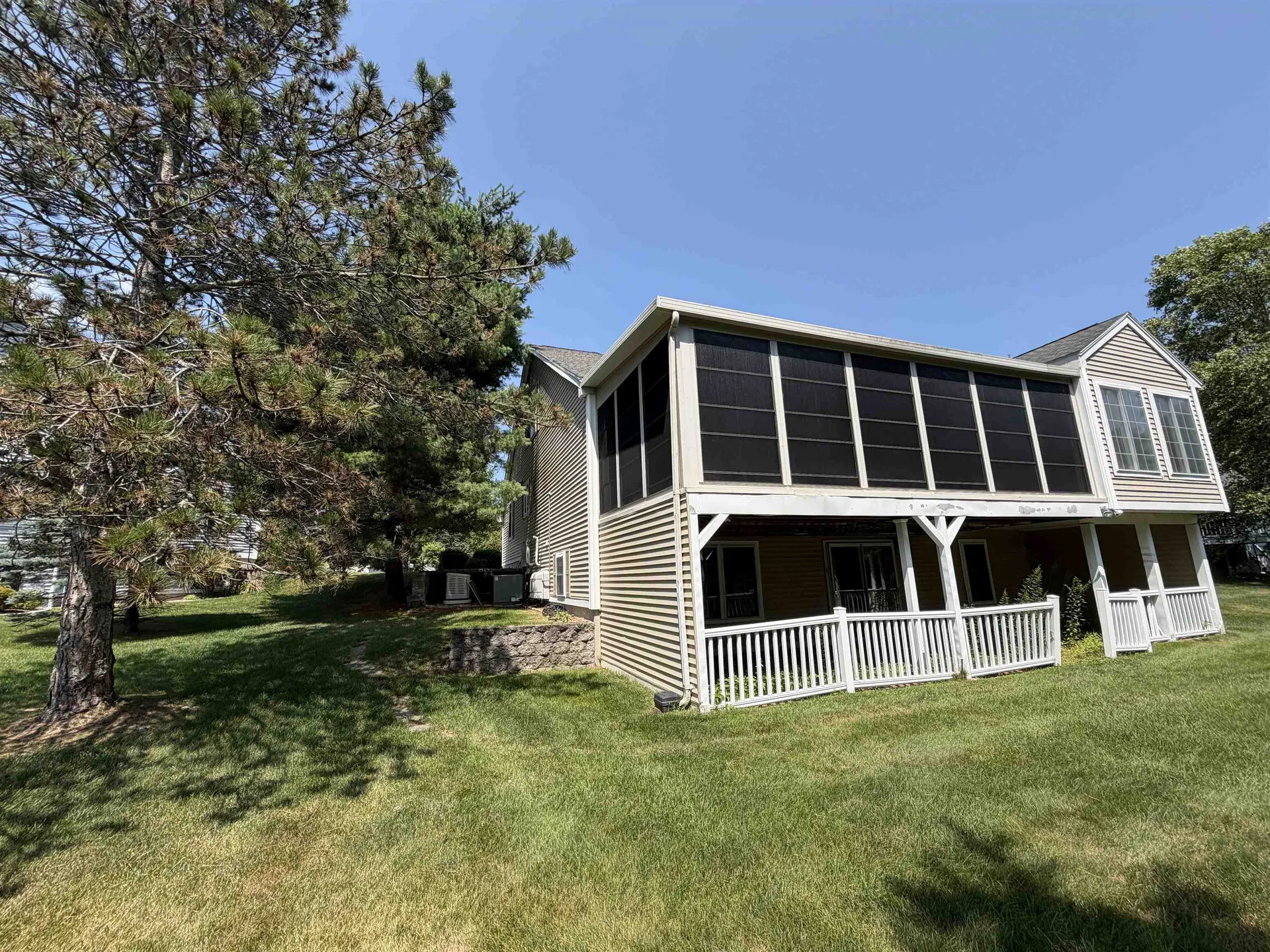 12 Twin Pond Circle Exeter NH 03833