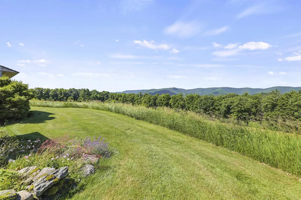 1996 North Pownal Road Pownal VT 05260