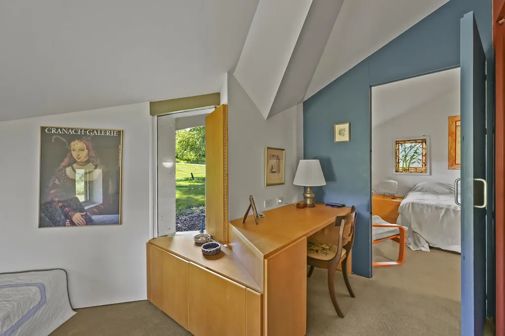 1996 North Pownal Road Pownal VT 05260