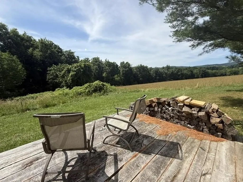 1996 North Pownal Road Pownal VT 05260