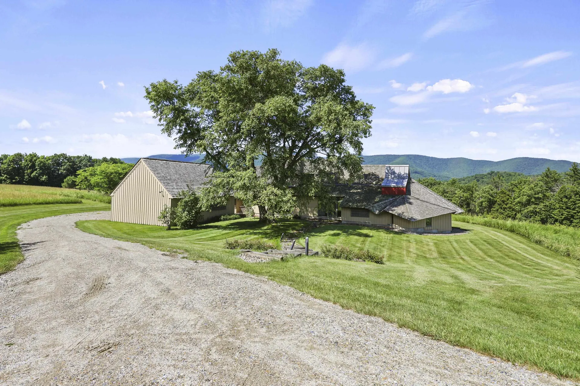 1996 North Pownal Road Pownal VT 05260