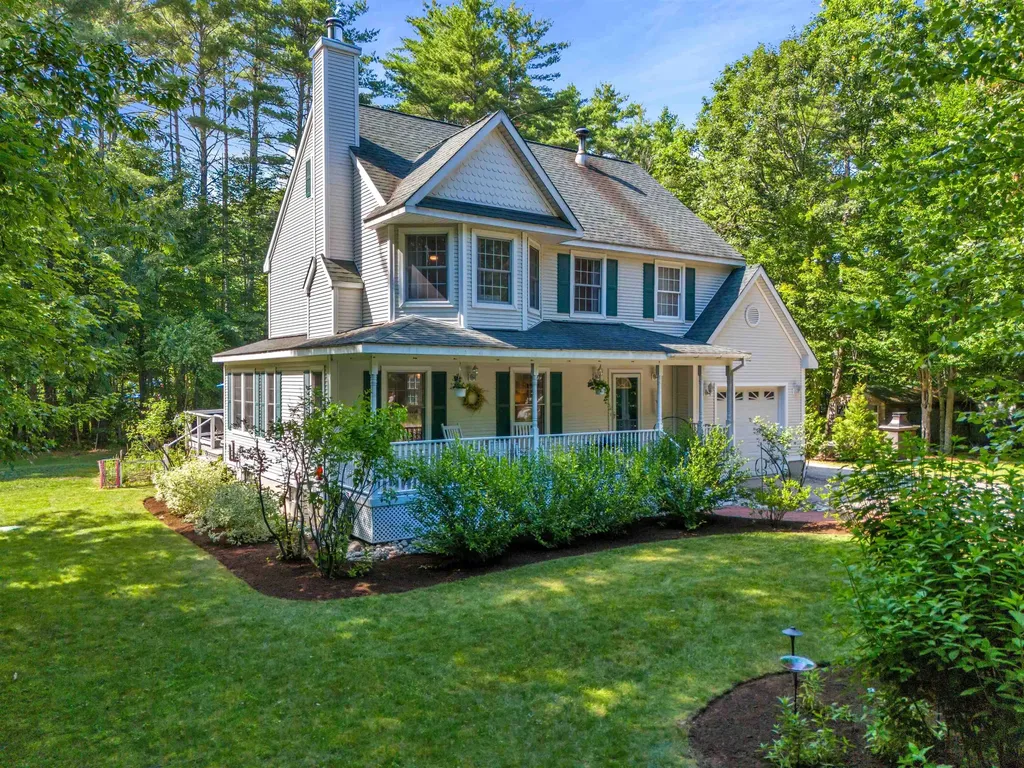 124 Riverwood Circle Effingham NH 03882