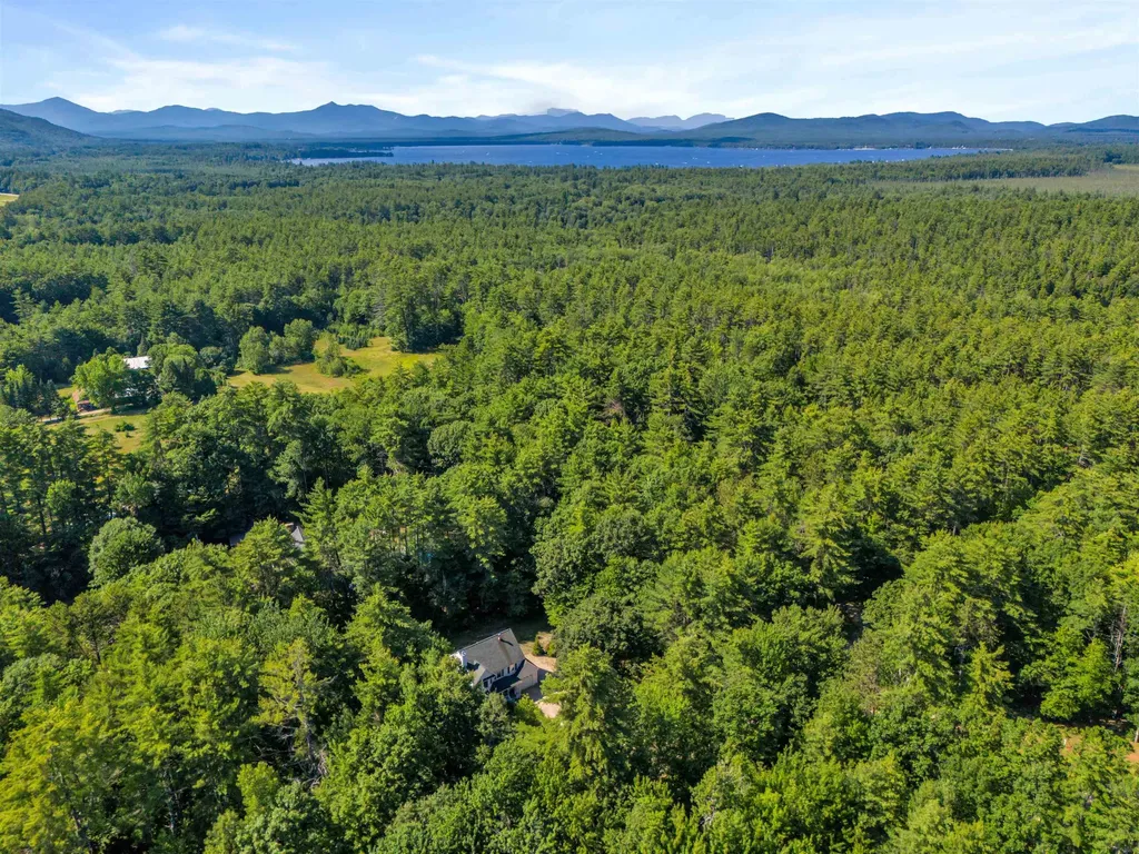 124 Riverwood Circle Effingham NH 03882