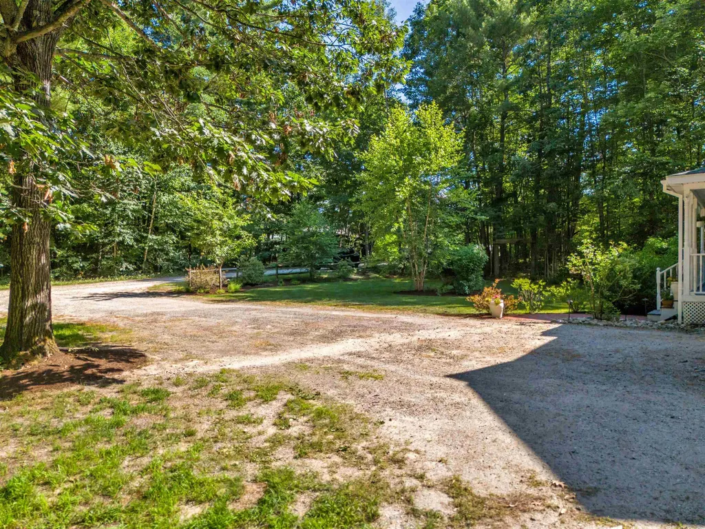 124 Riverwood Circle Effingham NH 03882