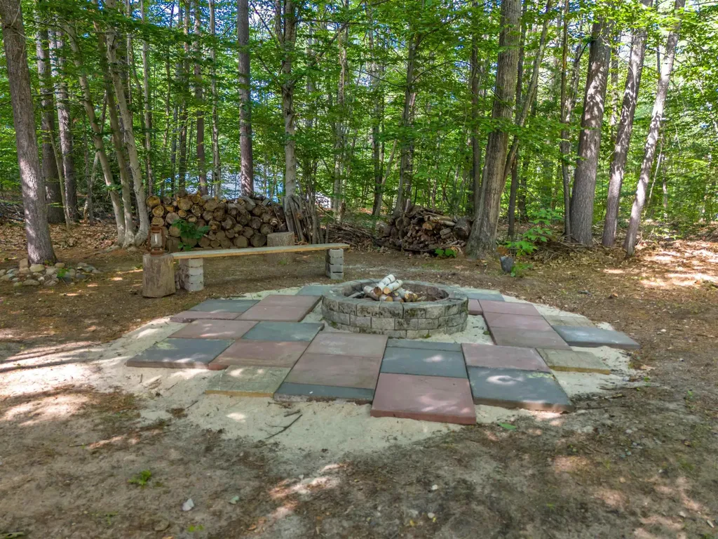 124 Riverwood Circle Effingham NH 03882