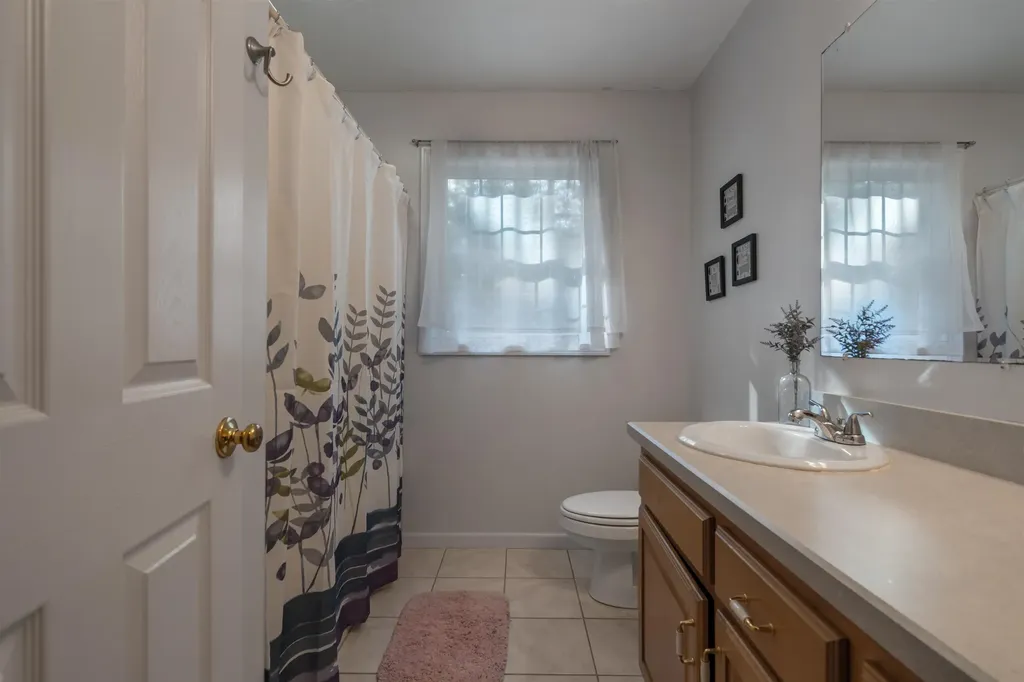 124 Riverwood Circle Effingham NH 03882
