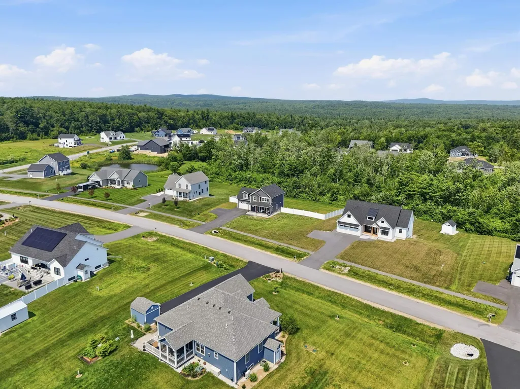 418 Blane Circle Pembroke NH 03275