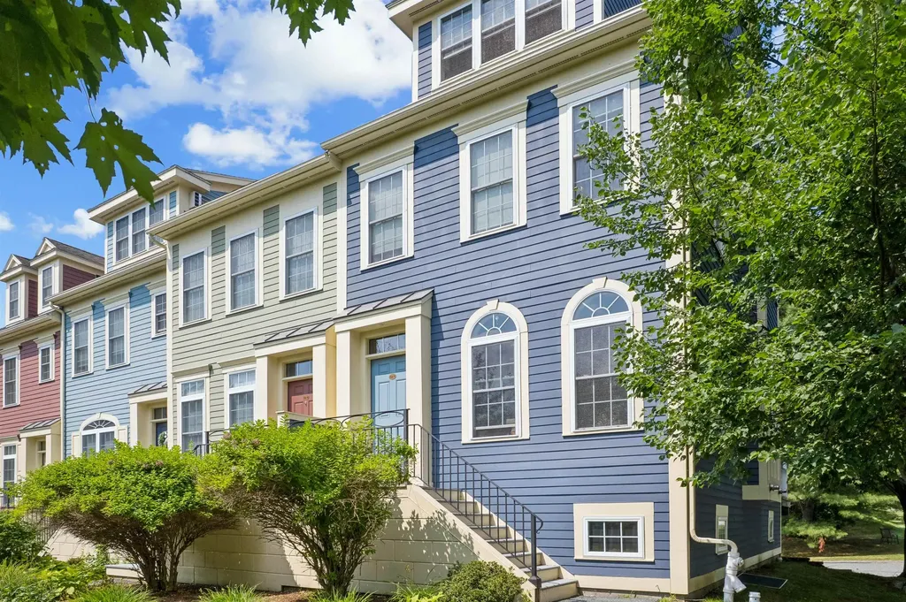 106 Barrister Drive Hartford VT 05001