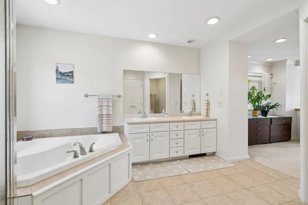 106 Barrister Drive Hartford VT 05001