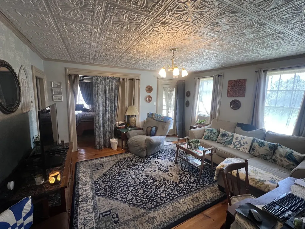 556 Main Street Farmington NH 03835