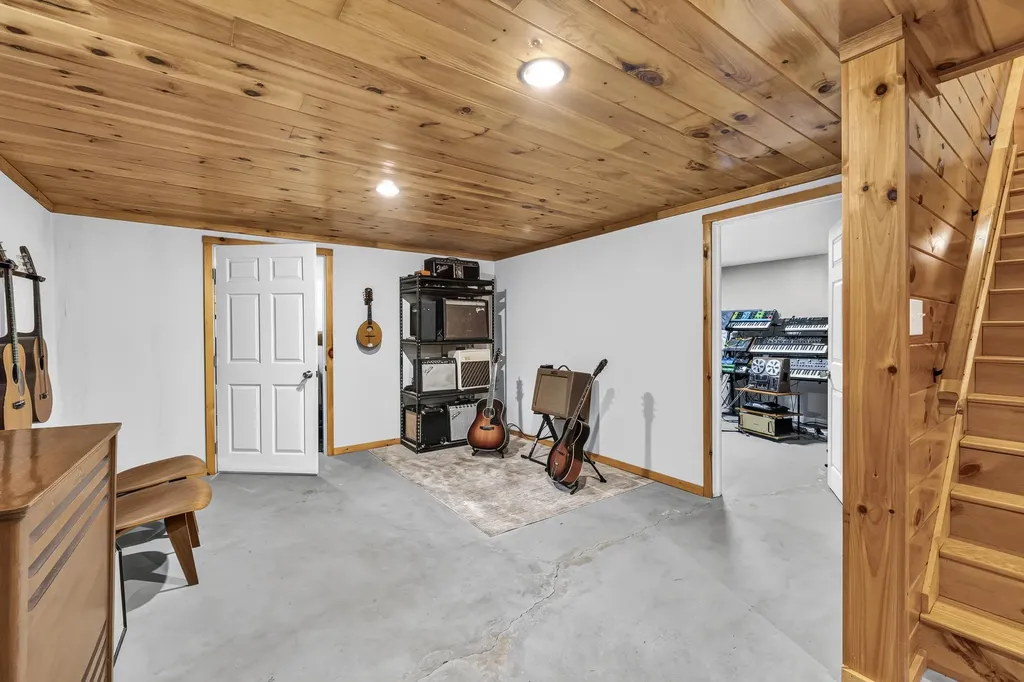 127 Little Falls Road Hollis ME 04042