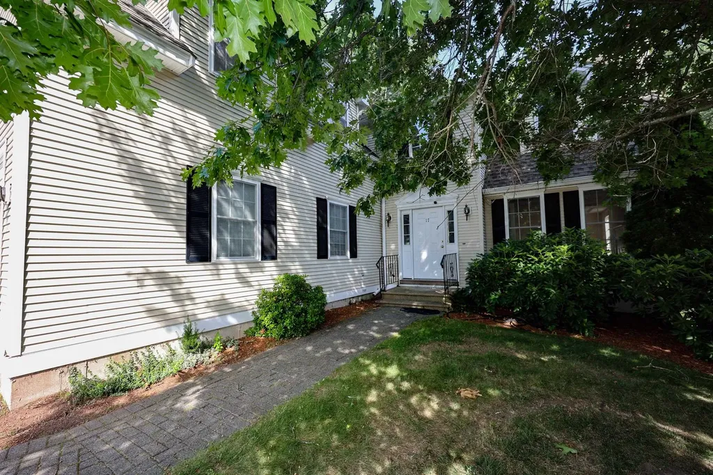 17 Glencliff Way Nashua NH 03063