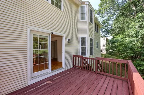 17 Glencliff Way Nashua NH 03063