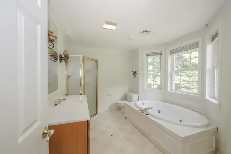 17 Glencliff Way Nashua NH 03063