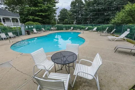 17 Glencliff Way Nashua NH 03063
