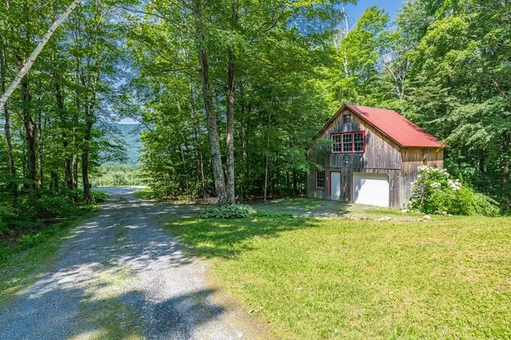 2734 Mad Tom Road Dorset VT 05253