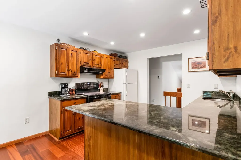 49 Longwood Drive Grantham NH 03753