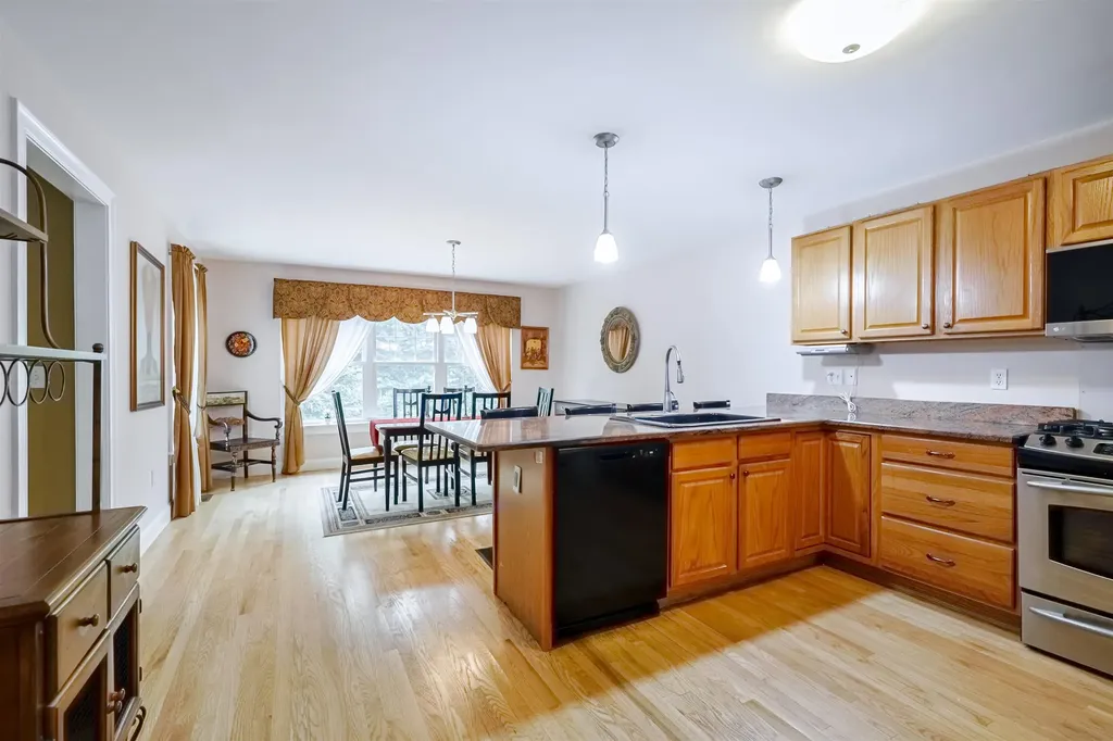 6 Stonewall Way Exeter NH 03833