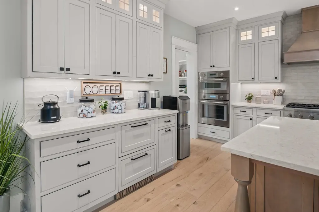 565 York Street York ME 03911