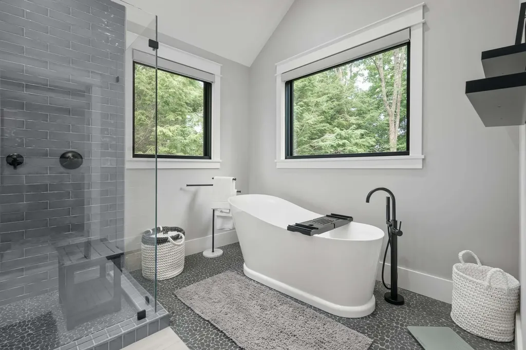 565 York Street York ME 03911