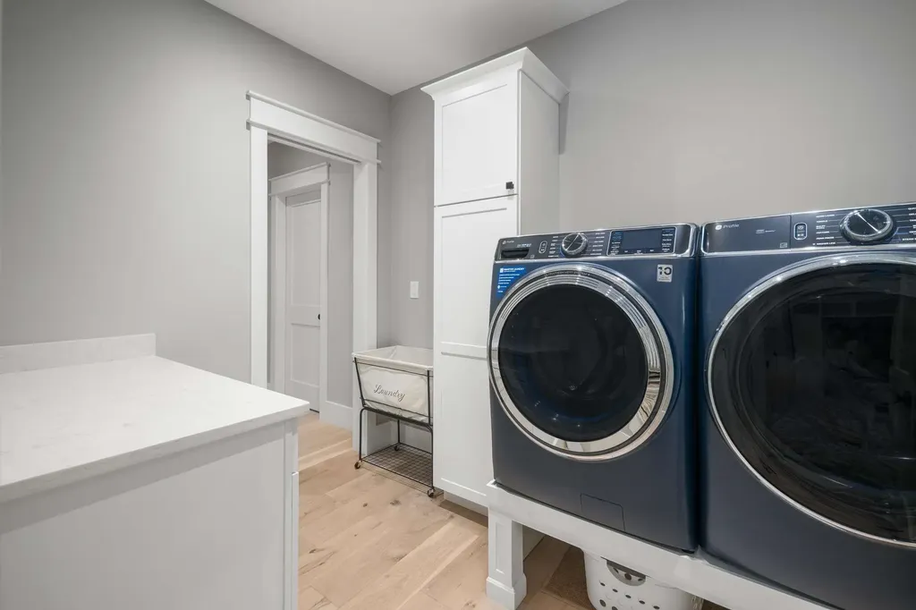 565 York Street York ME 03911