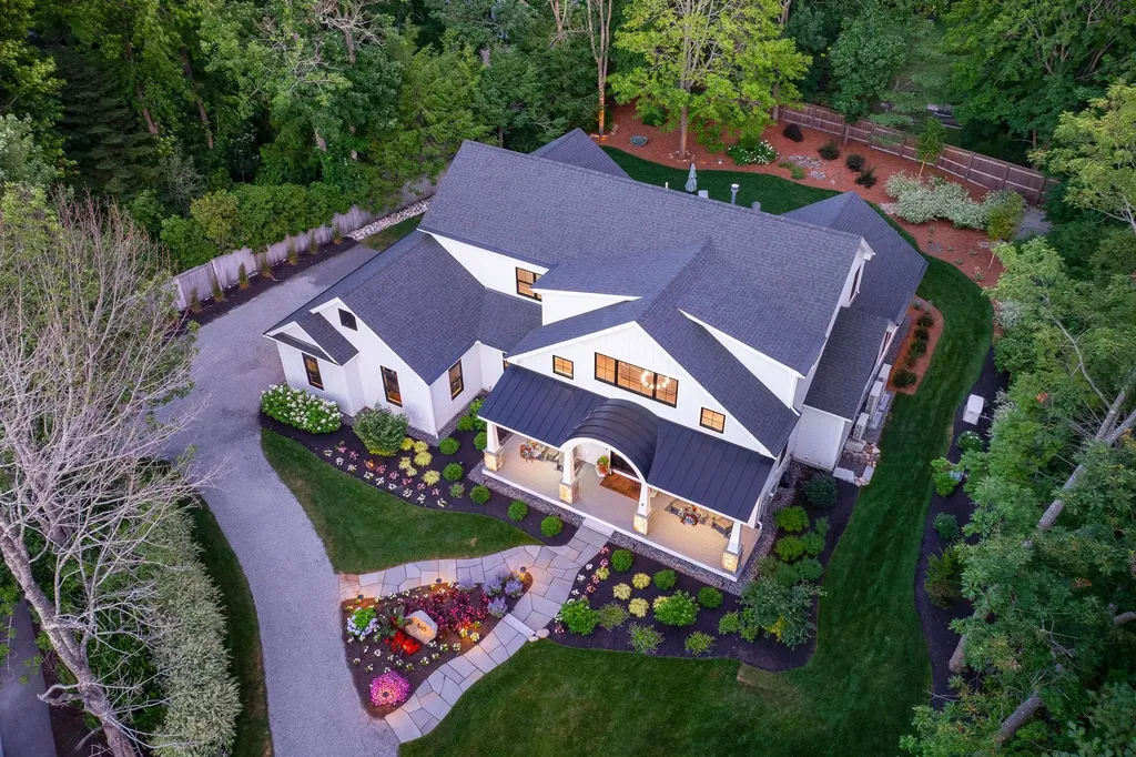 565 York Street York ME 03911