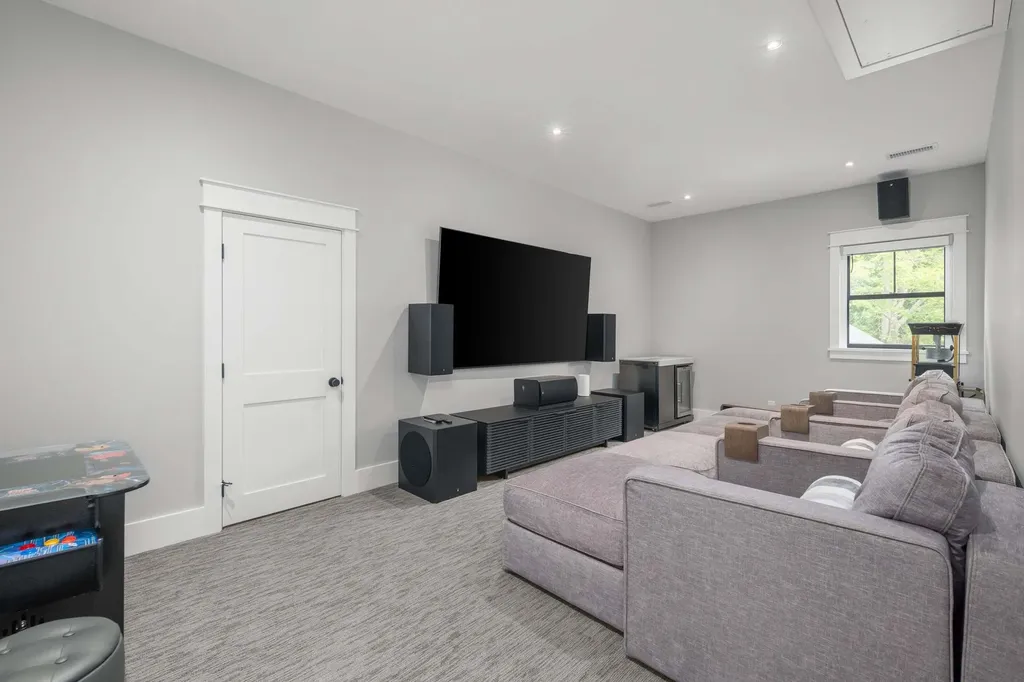 565 York Street York ME 03911