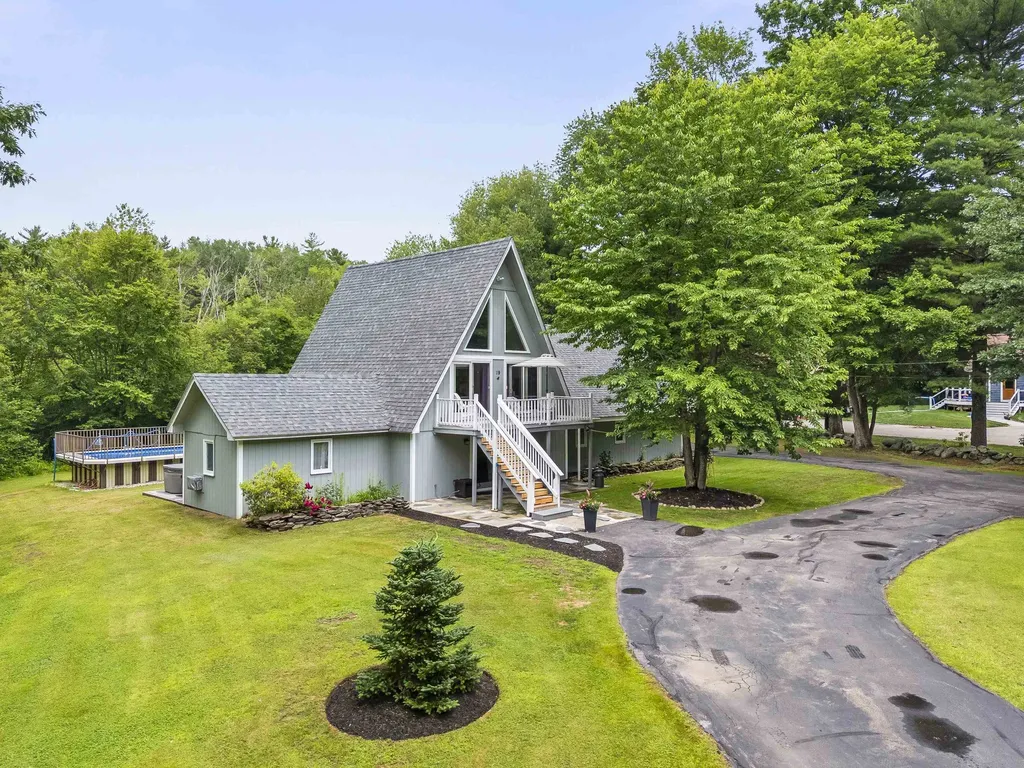 19 North Road North Hampton NH 03862