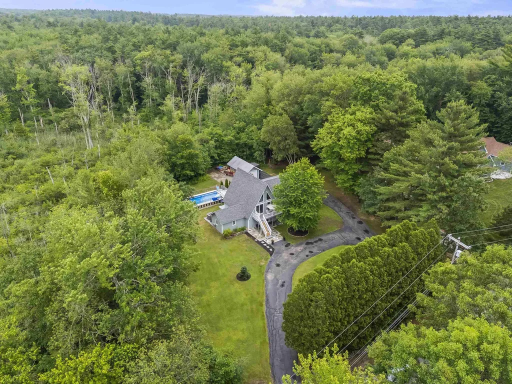 19 North Road North Hampton NH 03862