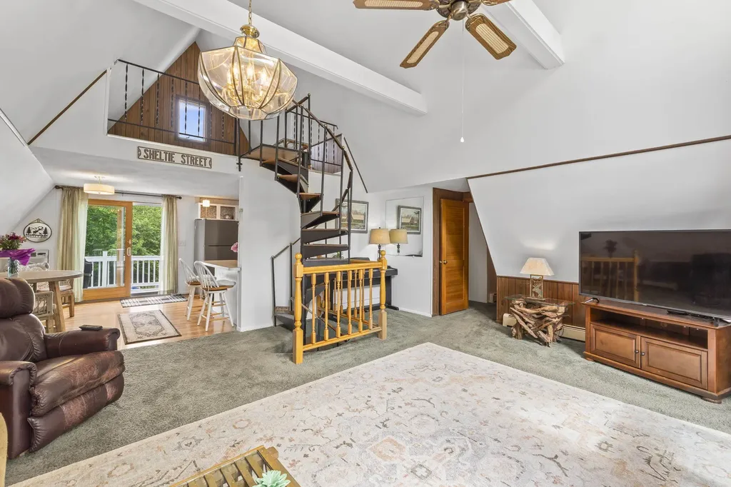 19 North Road North Hampton NH 03862
