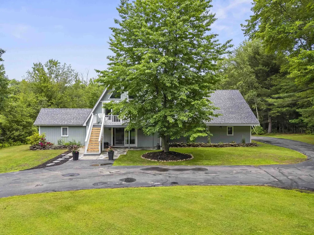 19 North Road North Hampton NH 03862