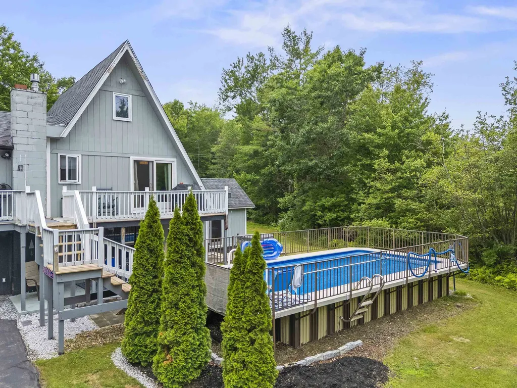 19 North Road North Hampton NH 03862