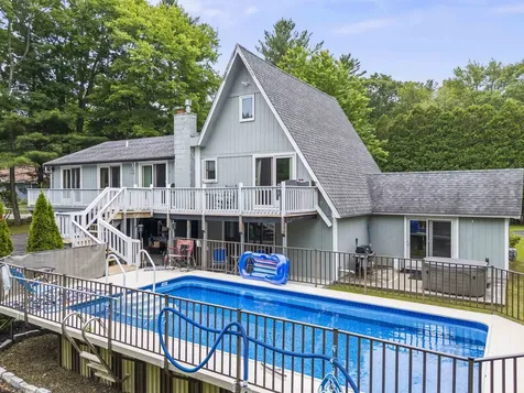 19 North Road North Hampton NH 03862